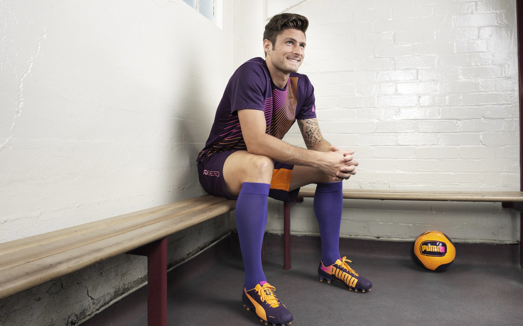 开云-跨越赛场的火炬，从辽宁绝地反击到保罗世界杯封神，体育精神的永恒接力